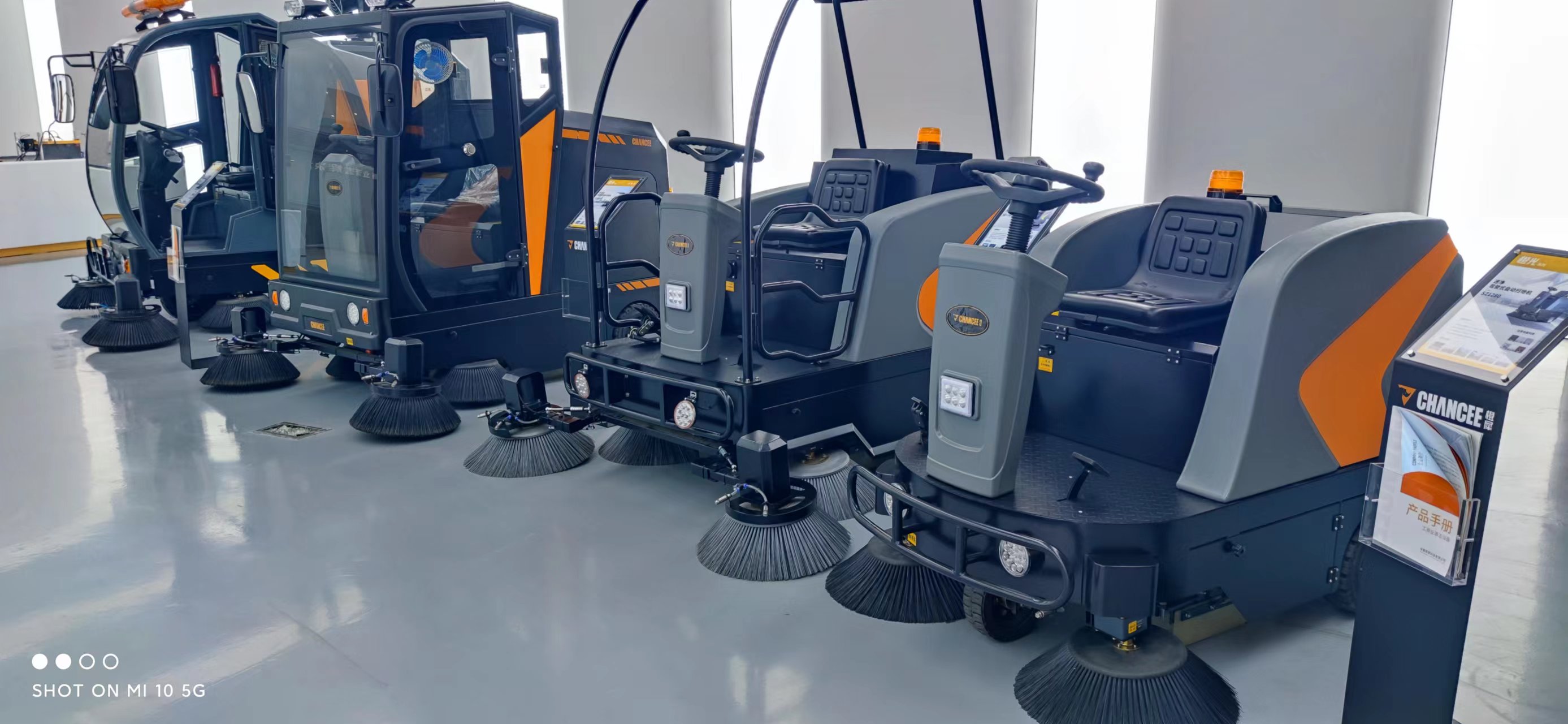  洗地機(jī)的特點(diǎn)優(yōu)勢是什么？值得使用嘛？